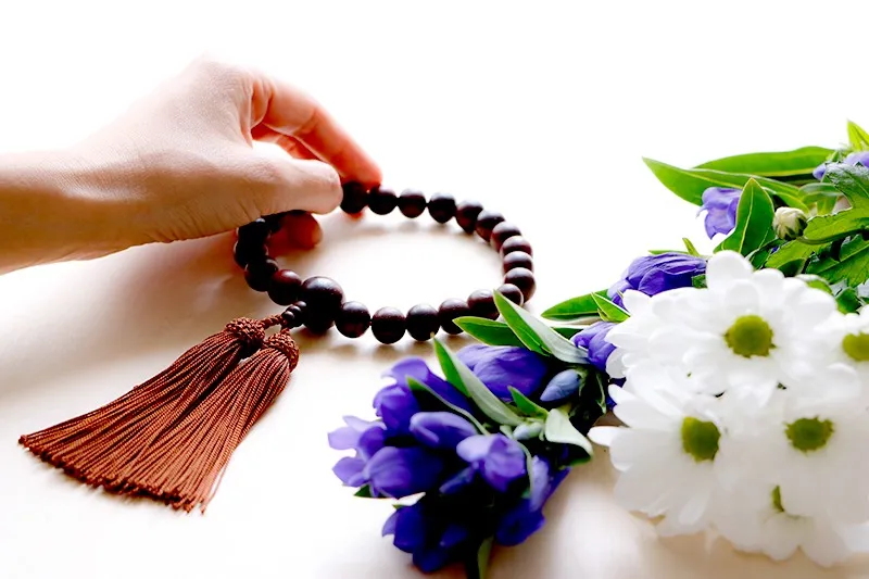 宗派・宗教ごとの数珠の種類と掛け方
